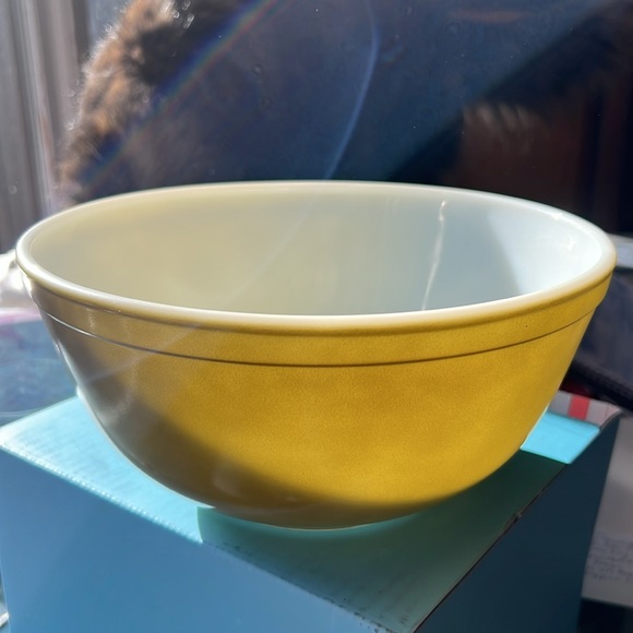 VTG Pyrex 403 Verde 2 1/2 qt Mixing Bowl - Picture 5 of 7